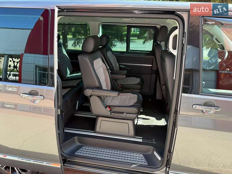 Минивэн Volkswagen Multivan 2023 в Черкассах