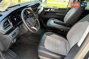 Минивэн Volkswagen Multivan 2023 в 