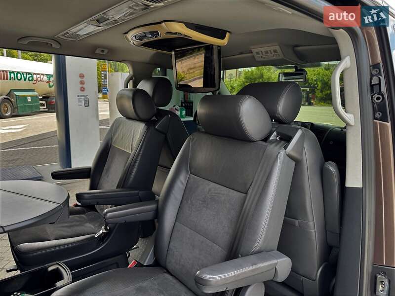 Мінівен Volkswagen Multivan 2014 в Дніпрі