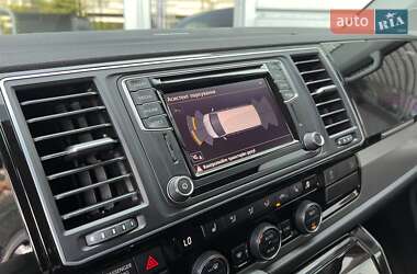 Мінівен Volkswagen Multivan 2016 в 