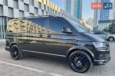 Минивэн Volkswagen Multivan 2010 в 