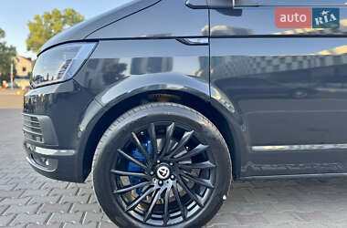 Минивэн Volkswagen Multivan 2010 в 