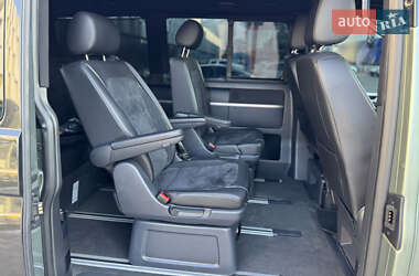 Минивэн Volkswagen Multivan 2010 в 