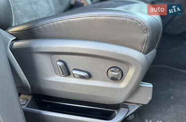 Минивэн Volkswagen Multivan 2010 в 