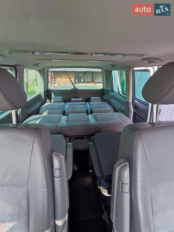 Минивэн Volkswagen Multivan 2004 в Камне-Каширском