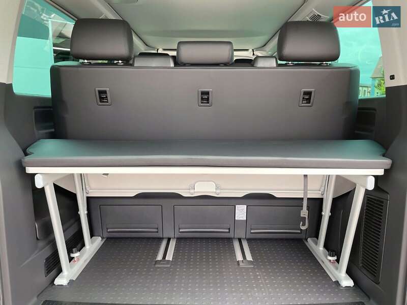 Минивэн Volkswagen Multivan 2004 в Камне-Каширском