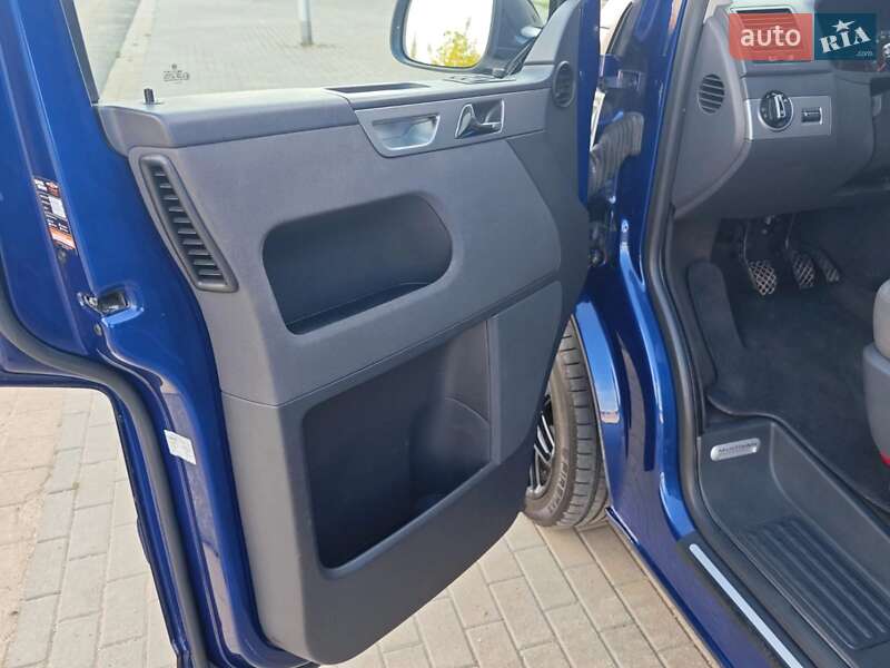 Мінівен Volkswagen Multivan 2005 в Івано-Франківську