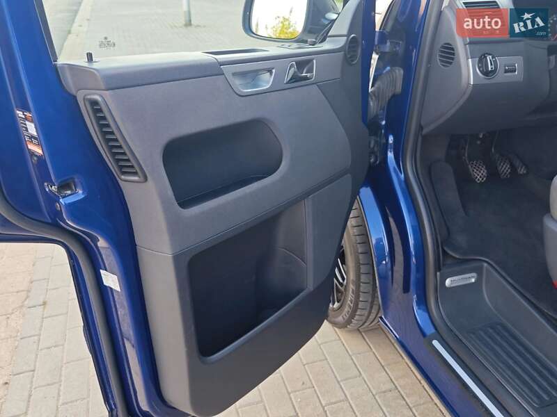 Мінівен Volkswagen Multivan 2005 в Івано-Франківську
