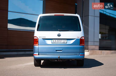 Минивэн Volkswagen Multivan 2017 в 
