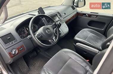 Минивэн Volkswagen Multivan 2015 в 
