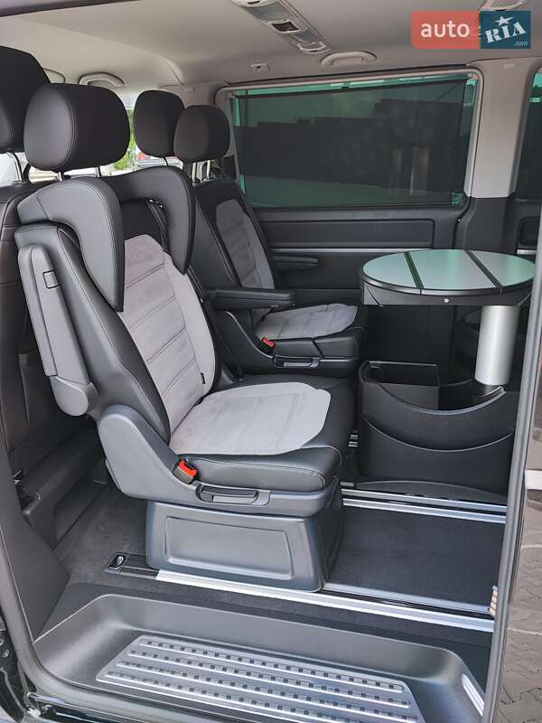 Минивэн Volkswagen Multivan 2019 в Черновцах