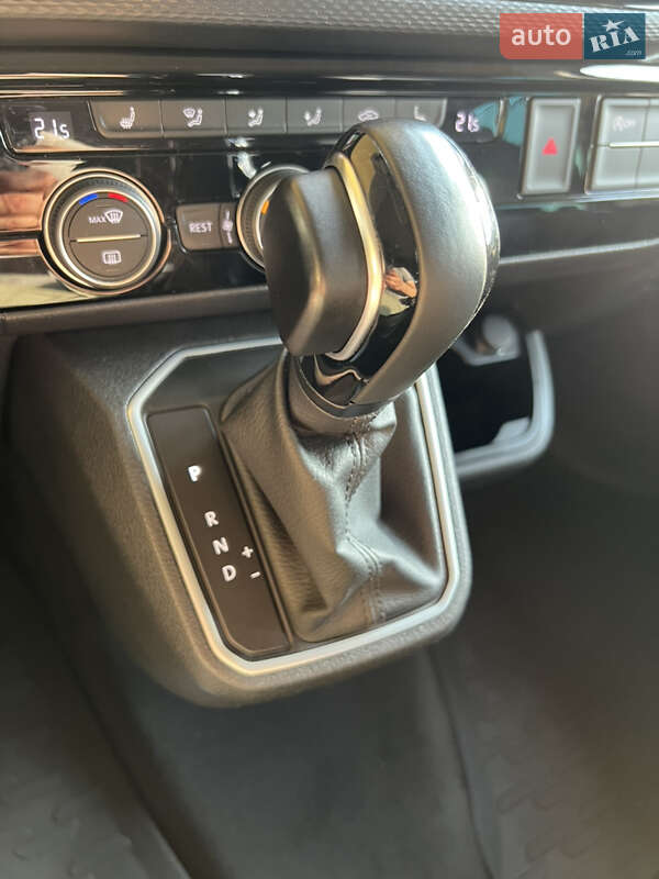 Минивэн Volkswagen Multivan 2021 в Костополе
