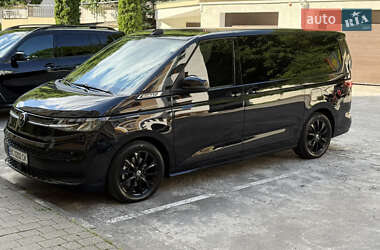 Минивэн Volkswagen Multivan 2022 в 