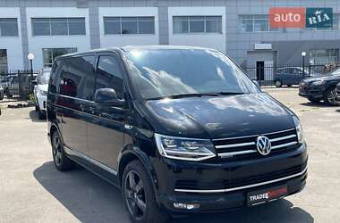 Минивэн Volkswagen Multivan 2019 в 