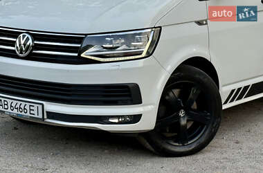 Минивэн Volkswagen Multivan 2011 в 
