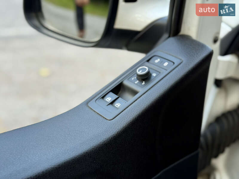 Минивэн Volkswagen Multivan 2011 в Хмельницком