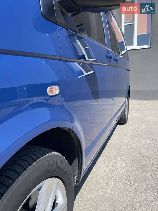 Минивэн Volkswagen Multivan 2010 в Запорожье