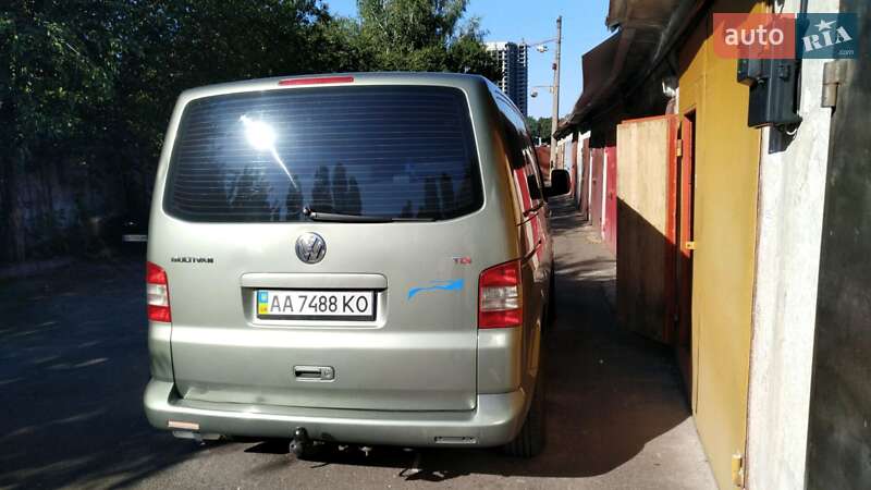 Мінівен Volkswagen Multivan 2004 в Києві