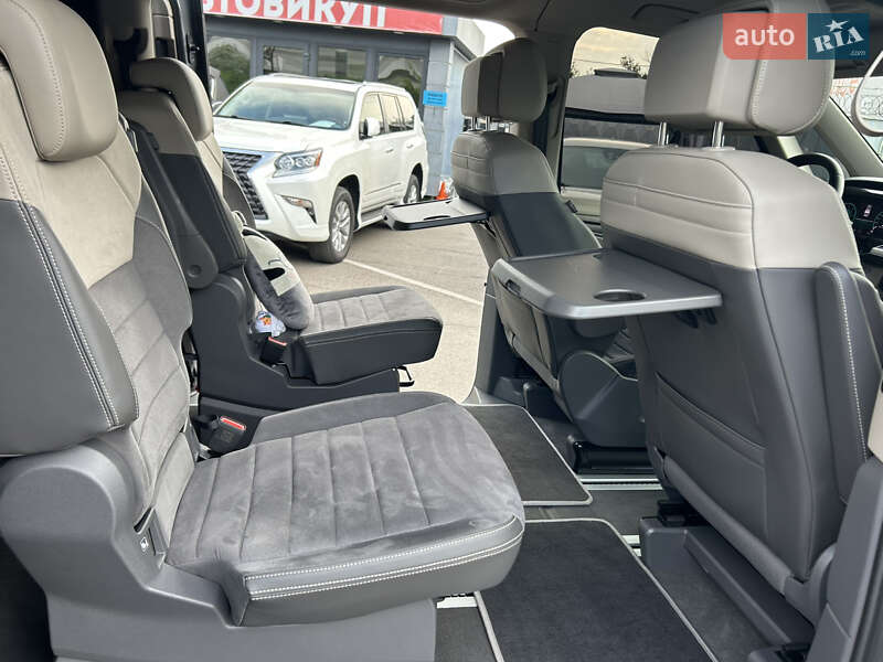 Минивэн Volkswagen Multivan 2023 в Киеве