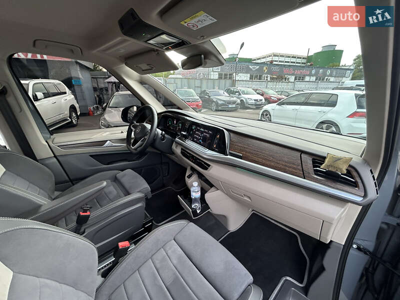 Минивэн Volkswagen Multivan 2023 в Киеве