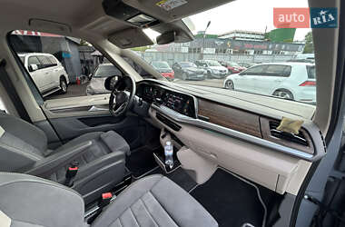 Минивэн Volkswagen Multivan 2023 в 