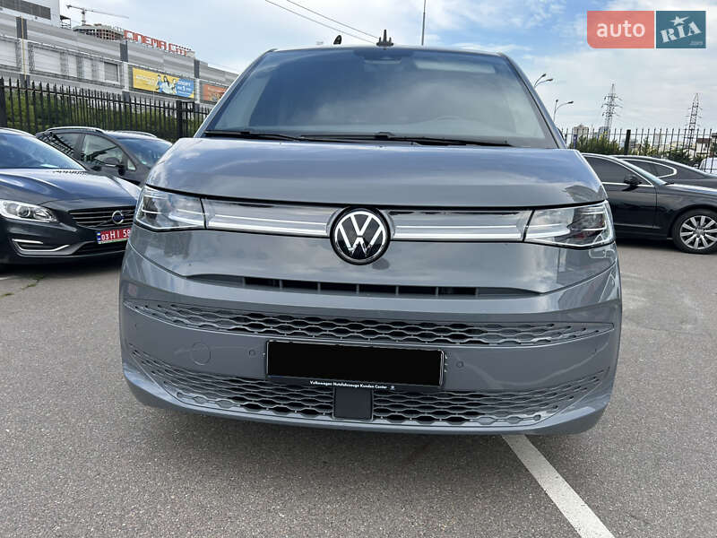 Минивэн Volkswagen Multivan 2023 в Киеве