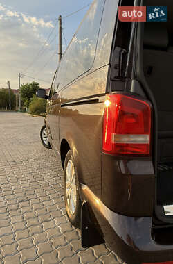 Минивэн Volkswagen Multivan 2015 в 