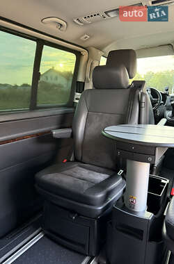 Минивэн Volkswagen Multivan 2015 в 