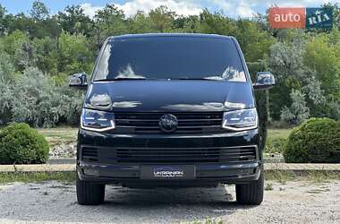 Мінівен Volkswagen Multivan 2016 в 