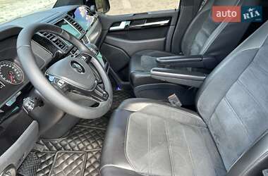 Мінівен Volkswagen Multivan 2016 в 