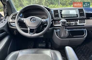 Мінівен Volkswagen Multivan 2016 в 
