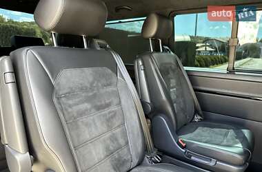 Мінівен Volkswagen Multivan 2016 в 