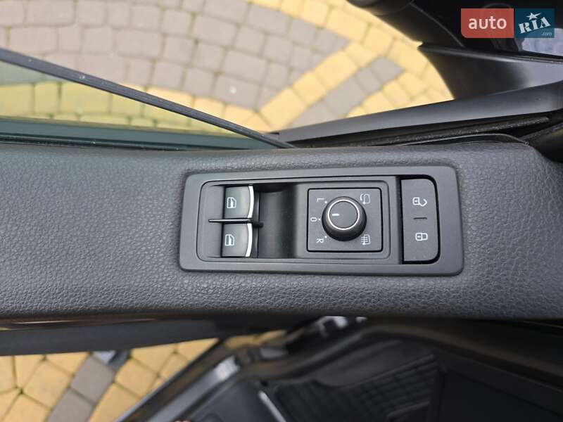 Минивэн Volkswagen Multivan 2016 в Ковеле