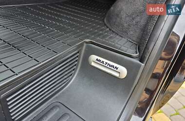 Минивэн Volkswagen Multivan 2016 в 