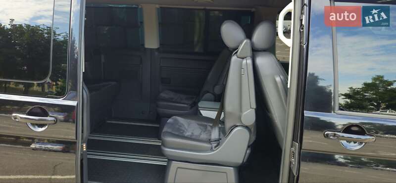 Минивэн Volkswagen Multivan 2013 в Киеве