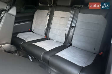 Минивэн Volkswagen Multivan 2024 в 