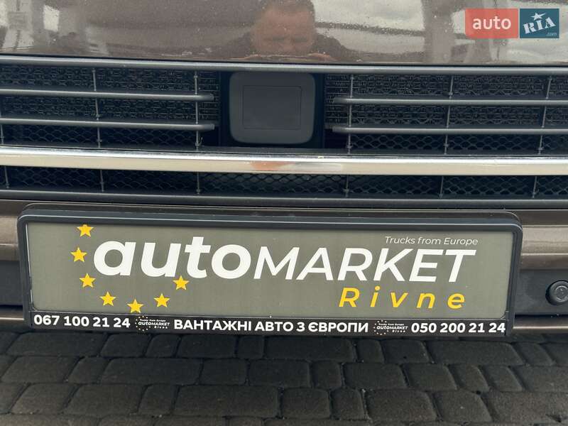 Минивэн Volkswagen Multivan 2016 в Ровно