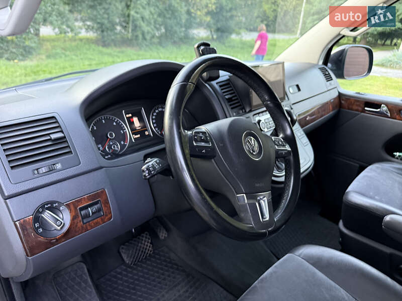 Минивэн Volkswagen Multivan 2015 в Броварах