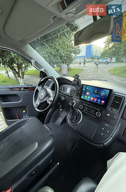 Минивэн Volkswagen Multivan 2015 в 