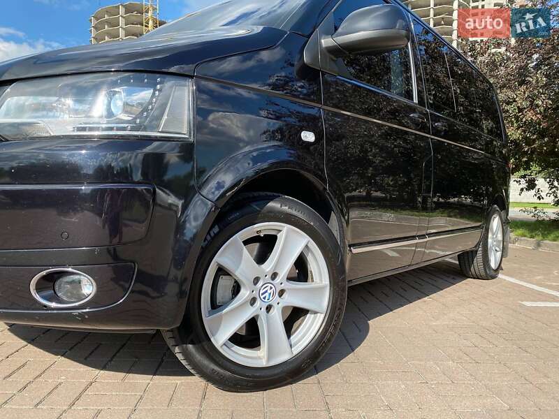 Минивэн Volkswagen Multivan 2011 в Киеве