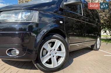 Минивэн Volkswagen Multivan 2011 в 