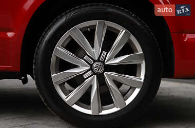 Минивэн Volkswagen Multivan 2020 в 