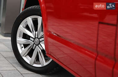Минивэн Volkswagen Multivan 2020 в 