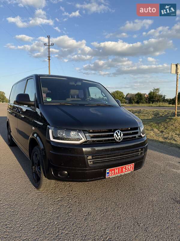 Минивэн Volkswagen Multivan 2015 в 