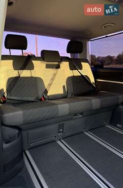 Минивэн Volkswagen Multivan 2015 в 