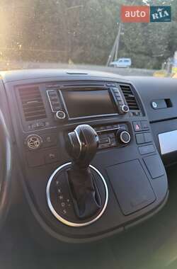 Минивэн Volkswagen Multivan 2015 в 