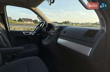 Минивэн Volkswagen Multivan 2015 в 
