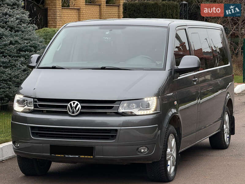 Минивэн Volkswagen Multivan 2011 в Ровно