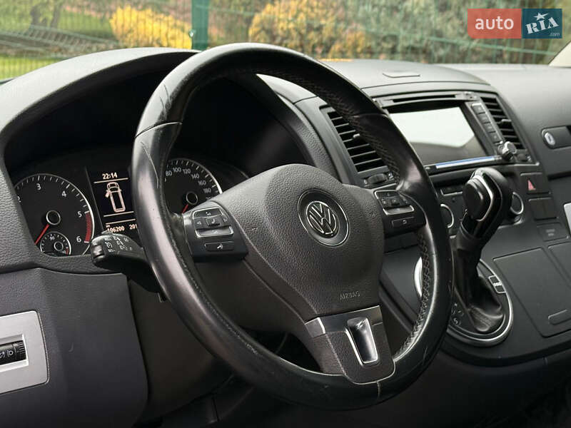 Минивэн Volkswagen Multivan 2011 в Ровно