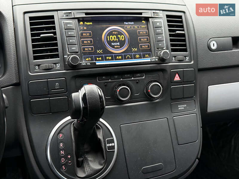 Минивэн Volkswagen Multivan 2011 в Ровно